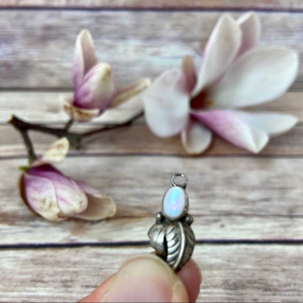 Vintage Navajo Sterling Silver Opalescent Pendant